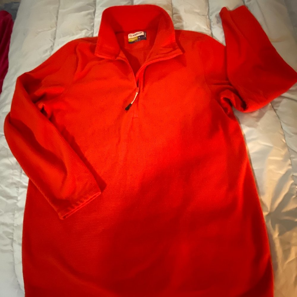 EUC Magellan Mens Zip neck Pullover~Med-loose fit